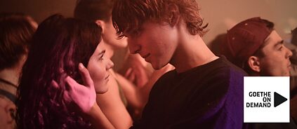 Sternchen (Ruby O. Fee) and Dani (Merlin Rose) in "When We Were Dreaming" 