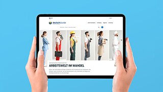 Mockup mit Tablet und aufgerufener Deutschstunde-Seite