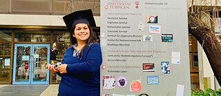 Pradnya Bivalkar promovierte an der Universität Tübingen, Deutschland.